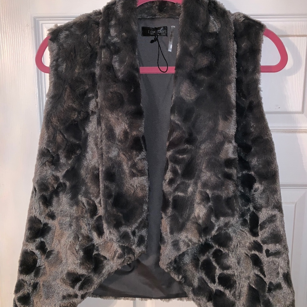 Loke Token rabbit fur grey vest Size: 2/4